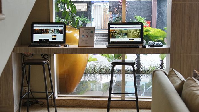 Park Hotel Cawang-Jakarta provides a pc corner for contactless check-in.