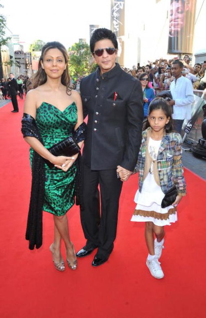 Foto masa kecil Suhana Khan bersama Shah Rukh Khan dan Gauri Khan