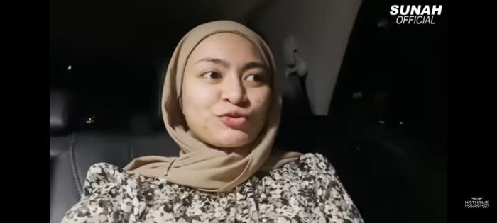 Nathalie Holscher mulai aktif melakukan kegiatan.