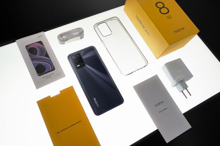 Unboxing RealMe 8 5G, ini dia isi box penjualan lengkap benjuvalan