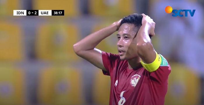 Ekspresi Evan Dimas setelah gagal penalti saat melawan Uni Emirat Arab, dalam lanjutan Kualifikasi Piala Dunia 2022 zona Asia grup G, di Stadion Zabeel, Dubai, UEA. 