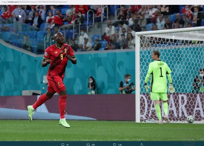 Striker timnas Belgia, Romelu Lukaku, melakukan selebrasi usai menjebol gawang Russia dalam partai Euro 2020.