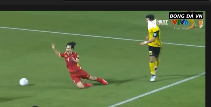 Proses penalti kotroversi timnas Vietnam kala melawan timnas Malaysia pada pekan kedelapan kualifikasi Piala Dunia 2022 zona Asia, 11 Juni 2021.