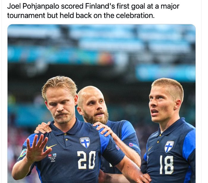 Pemain Finlandia, Joel Pohjanpalo (no.20), menolak merayakan golnya ke gawang Denmark pada laga EURO 2020 Grup B, Minggu (13/6/2021) dini hari WIB.