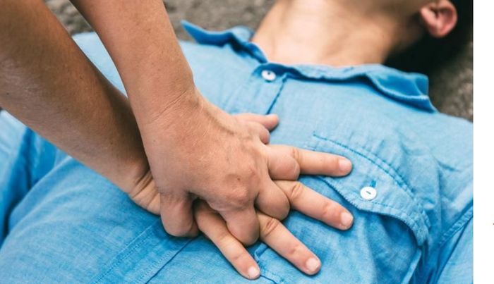 
Teknik memberikan pertolongan CPR yang bisa dilakukan orang awam.