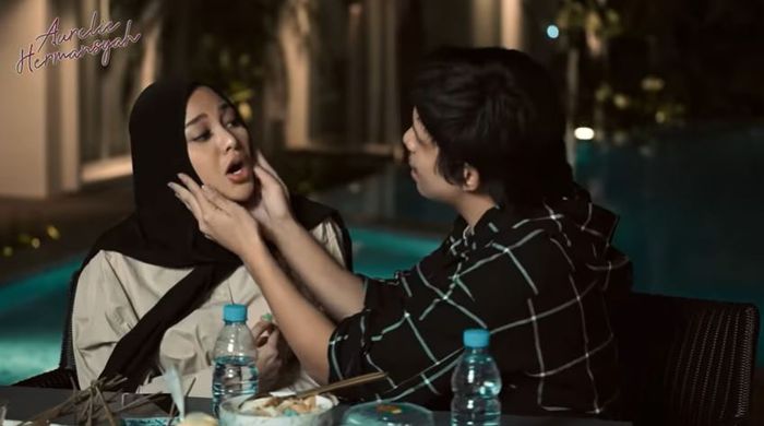 Atta Halilintar menerima Aurel Hermansyah apa adanya.