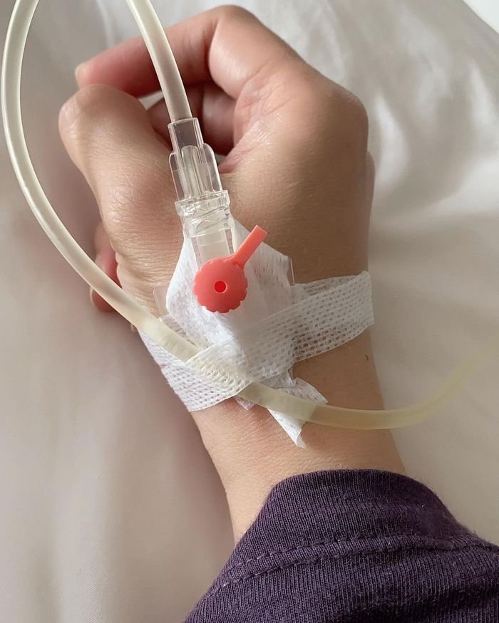 Sempat dituding penyuka sesama jenis, <a href='https://manado.tribunnews.com/tag/sarah-vi' title='Sarah Vi'>Sarah Vi</a> kini pasrah terjangkit penyakit menular ini.