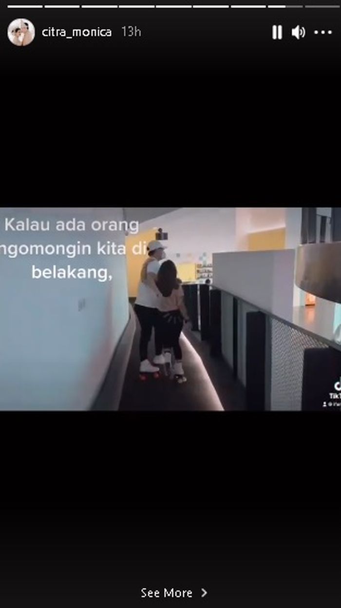 Unggahan <a href='https://palembang.tribunnews.com/tag/citra-monica' title='Citra Monica'>Citra Monica</a> yang berjoget di depan <a href='https://palembang.tribunnews.com/tag/ifan-seventeen' title='Ifan Seventeen'>Ifan Seventeen</a>.