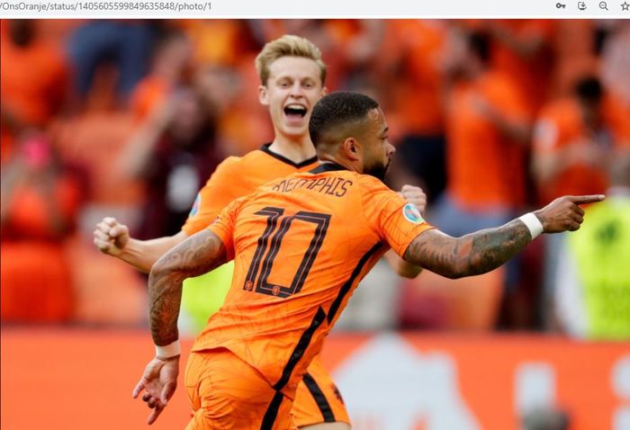 Penyerang timnas Belanda, Memphis Depay, merayakan gol ke gawang timnas Austria pada matchday kedua babak penyisihan Grup C EURO 2020, Kamis (17/6/2021).