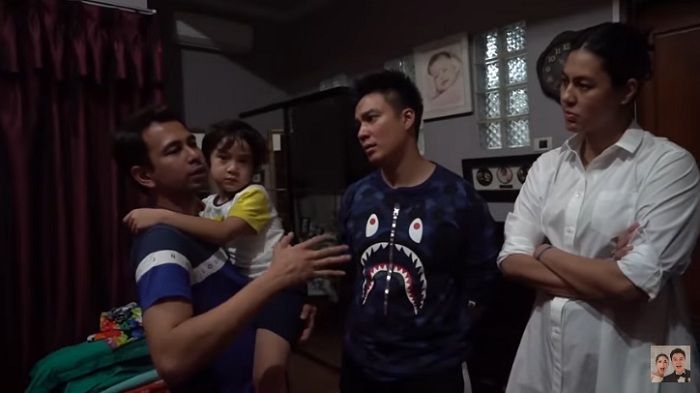 Raffi Ahmad menunjukkan rumah masa lalunya tempat sang ayah, Munawar Ahmad meninggal dunia