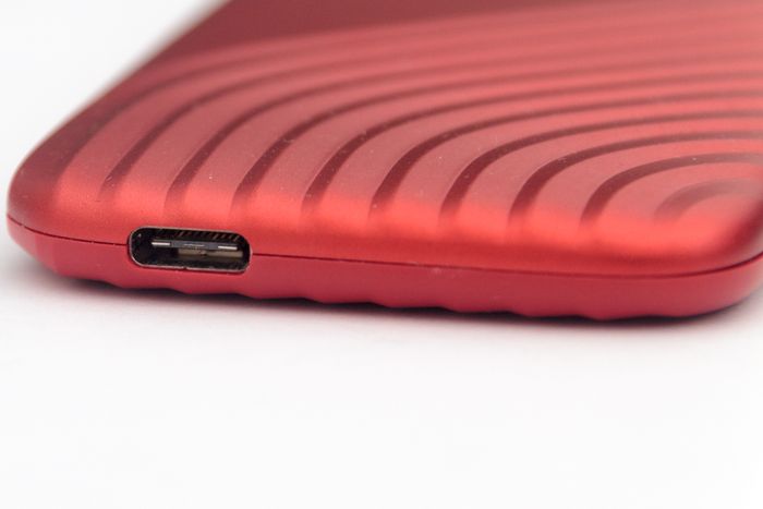 Western Digital My Passport SSD 1 TB menggunakan porta USB 3.2 Gen 2 Type-C.