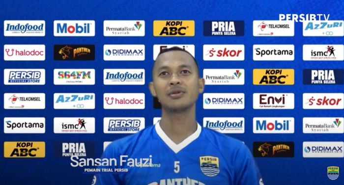 Mantan striker Persis Solo dan Tira Persikabo, Sansan Fauzi diberi waktu dalam satu pekan untuk menjalani trial bersama Persib Bandung.