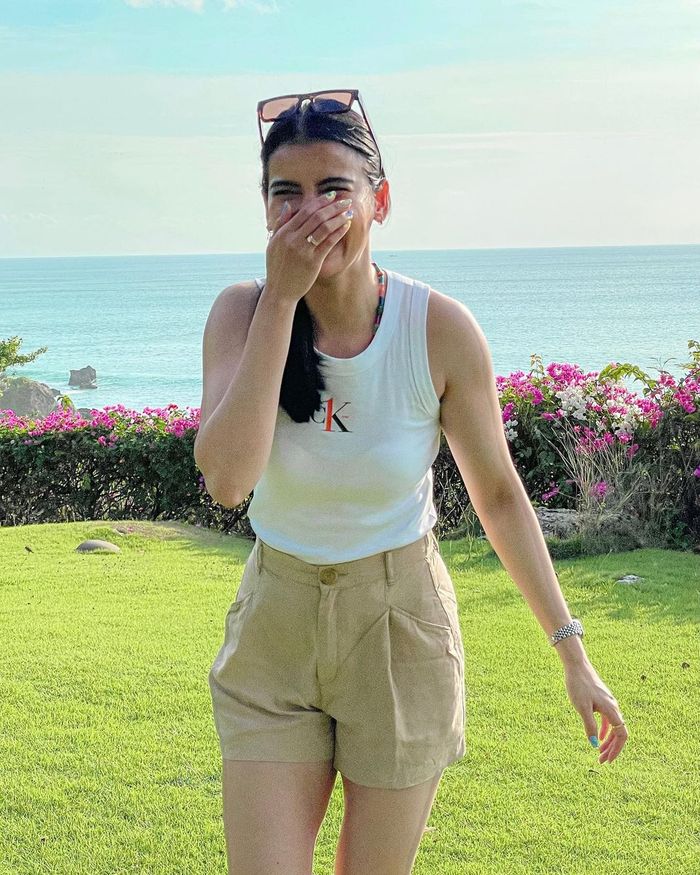 Gaya Modis <a href='https://manado.tribunnews.com/tag/sabrina-chairunnisa' title='Sabrina Chairunnisa'>Sabrina Chairunnisa</a> selama di Bali.