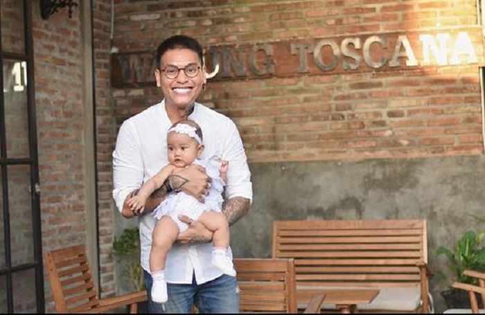 Hudson IMB bersama sang cucu