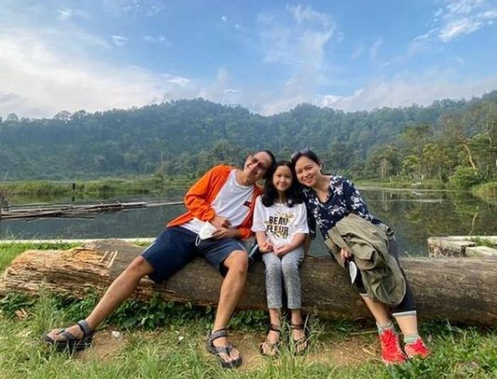 Hanna Kasino bersama keluarganya