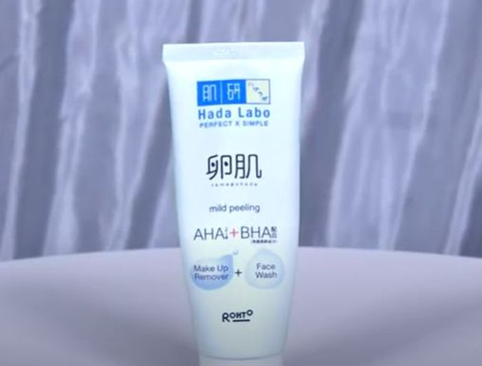 Review Hada Labo Mild Peeling AHA BHA Face Wash, Bersih Tuntas! Semua Halaman CewekBanget