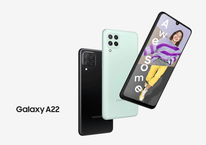 Samsung Galaxy A22 yang memiliki quad kamera di bagian belakang.