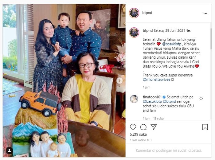 Puput Nastiti Devi dan ibu mertua merayakan ulang tahun Ahok yang ke-55 tahun