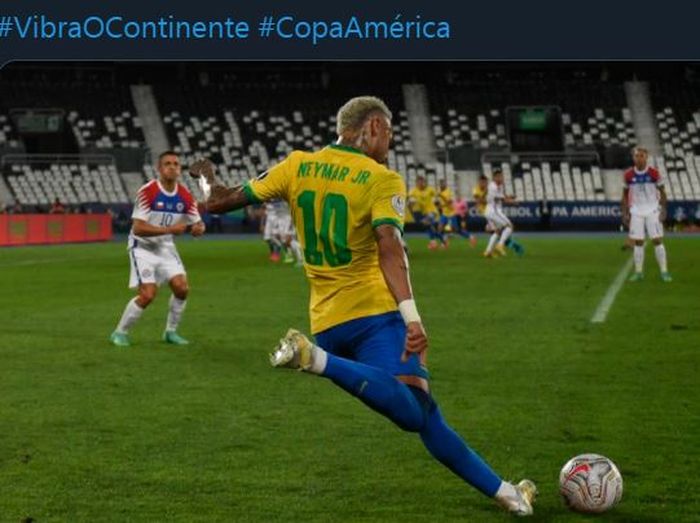 Aksi Neymar dalam duel Copa America 2021 antara Brasil vs Cile.