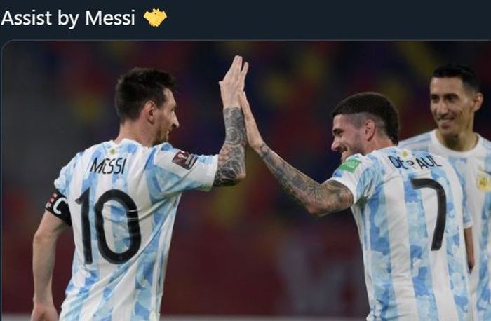 Lionel Messi bersama Rodrigo De Paul bekerja sama menghasilkan gol Argentina ke gawang Ekuador di Copa America 2021.