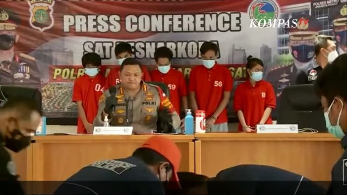 Wajah 5 tersangka pemasok sabu kepada <a href='https://manado.tribunnews.com/tag/nia-ramadhani' title='Nia Ramadhani'>Nia Ramadhani</a> dan <a href='https://manado.tribunnews.com/tag/ardi-bakrie' title='Ardi Bakrie'>Ardi Bakrie</a>