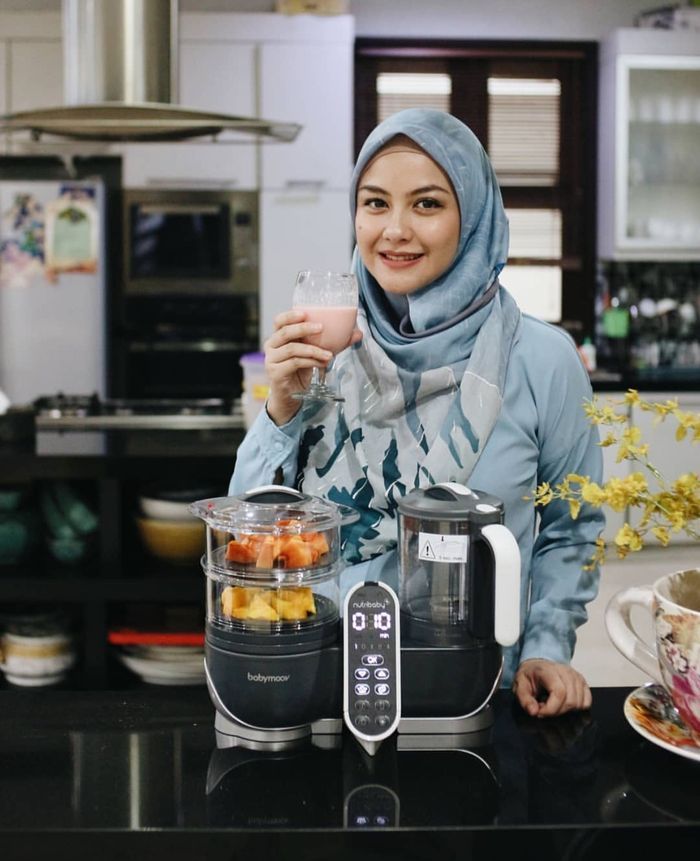 Penampakan dapur di rumah Revalina S. Temat