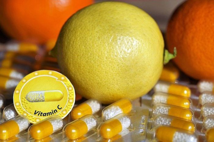 Aturan mengonsumsi vitamin C yang tepat. Jangan sampai berlebihan