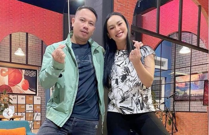 Vicky Prasetyo dan Kalina Ocktaranny
