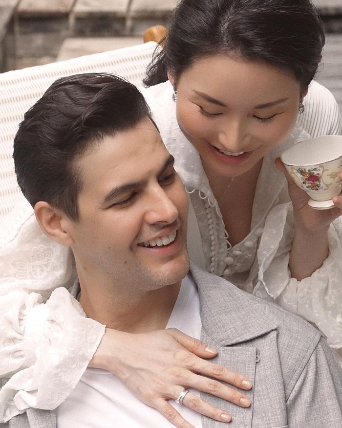 Selebgram Fitria Yusuf, putri Jusuf Hamka yang dikenal rajin mengunggah foto indah nan romantis di media sosial.