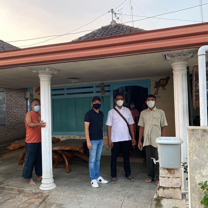 Rumah pelaku di kawasan Podomulo, Bojonegoro, Jawa Timur.