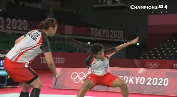 Aksi pertahanan pasangan Greysia Polii/Apriani Rahayu dalam partai final  Olimpiade Tokyo 2020 melawan ganda putri China, Chen Qingchen/Jia Yifan mendapat sorotan.