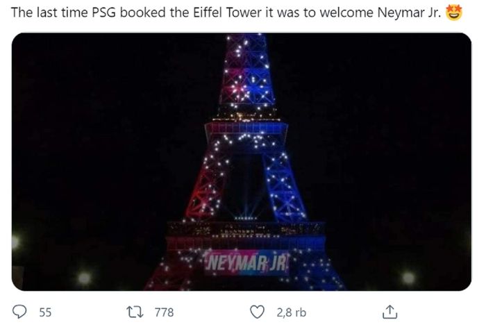 Tampilan meriah Menara Eiffel ketika Neymar diperkenalkan PSG pada Agustus 2017.