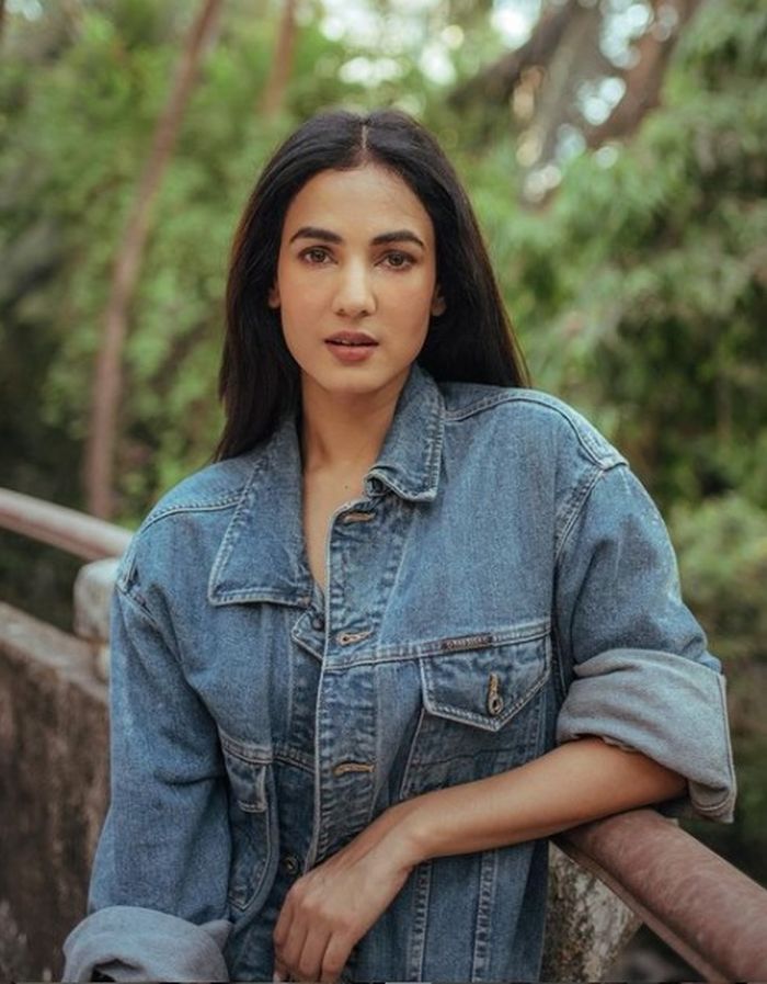 Sona Chauhan juga merupakan keturunan bangsawan