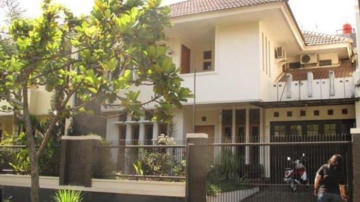 Rumah gedongan <a href='https://medan.tribunnews.com/tag/ariel-noah' title='Ariel NOAH'>Ariel NOAH</a>