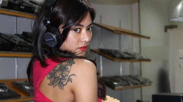 Vitalia Sesha lakoni profesi sebagai DJ