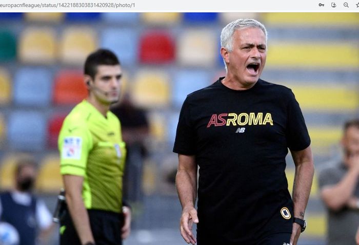 Pelatih AS Roma, Jose Mourinho.