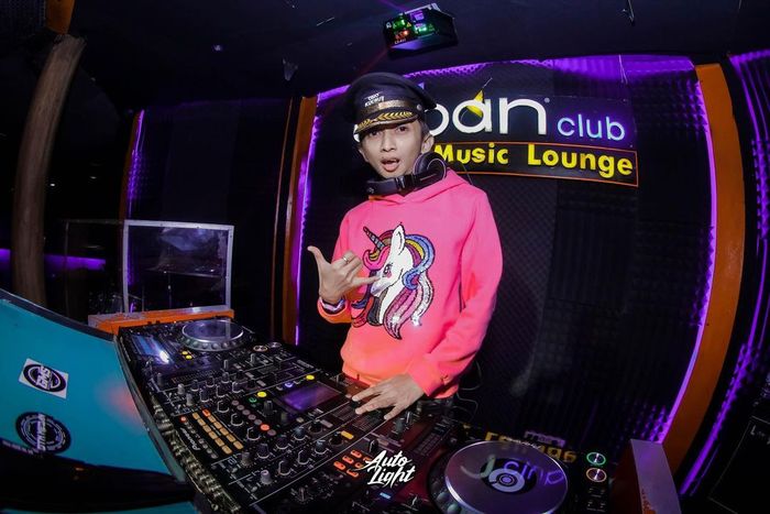Omo Kucrut kini banting setir menjadi seorang Disc Jockey 