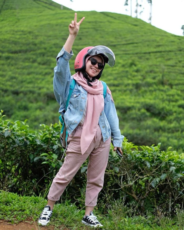 Intip Inspirasi Outfit Hijab Lesty Kejora, Nyentrik tapi Menarik!