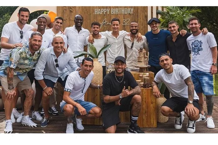 Kylian Mbappe tak hadir dalam acara ulang tahun Ander Herrera, padahal beberapa pemain baru PSG seperti Lionel Messi dan Sergio Ramos datang.