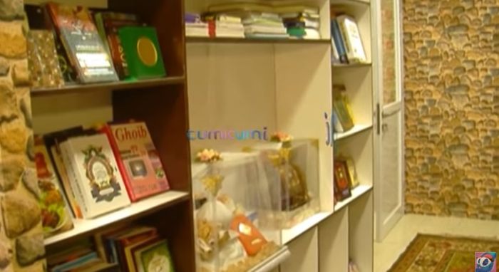 Perpus rumah Alvin Faiz dan Larissa Chou