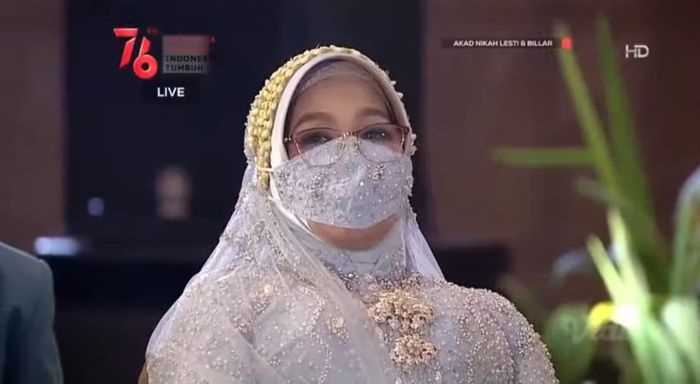 Penampilan ibu Rizky Billar