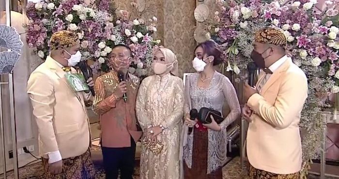 Ayah Rozak dan Ayu Ting Ting diwawancarai Irfan Hakim soal penampilannya
