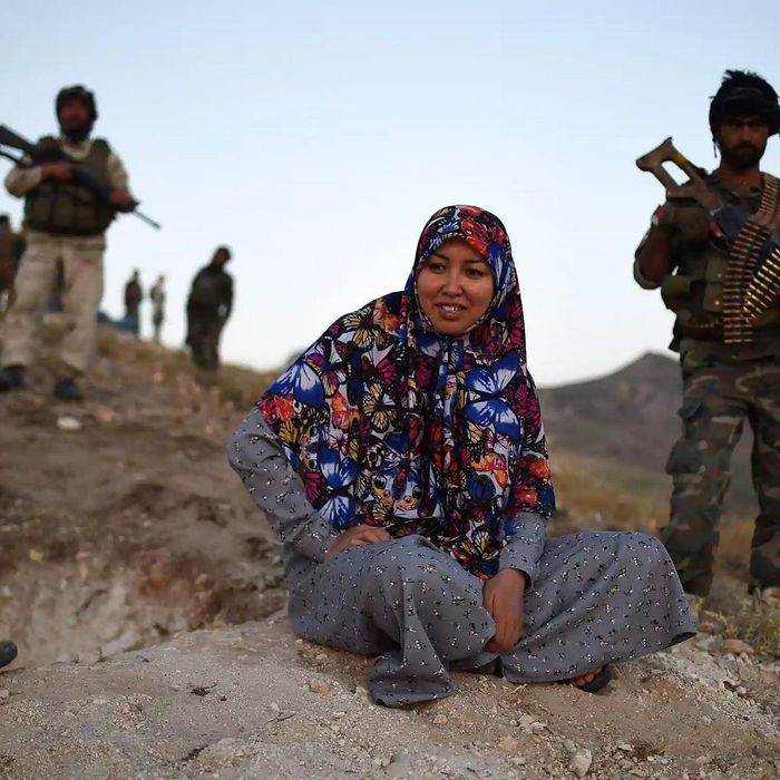 Foto gubernur wanita pertama di Afghanistan, Salima Mazari viral di media sosial usai dia ditangkap Taliban.