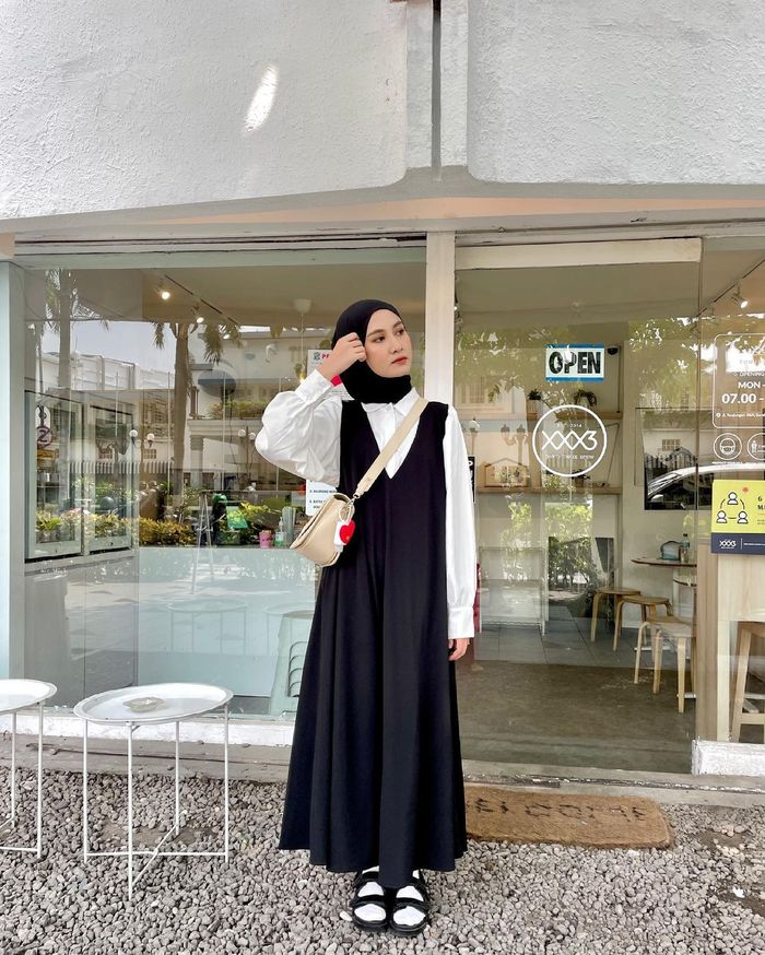 Hijab black and white outfit discount