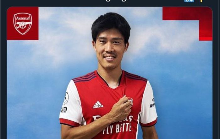 Bek Jepang, Takehiro Tomiyasu, saat diperkenalkan resmi menjadi pemain baru Arsenal.