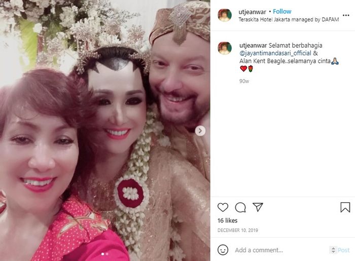 Potret pernikahan Jayanthi dengan Alan Kent Baeagle dibagikan ibu dari drummer Ikmal Tobing, Utje Anwar, pada 10 Desember 2019 lalu.