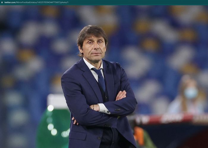 Pelatih asal Italia, Antonio Conte, kini menangani Tottenham Hotspur.