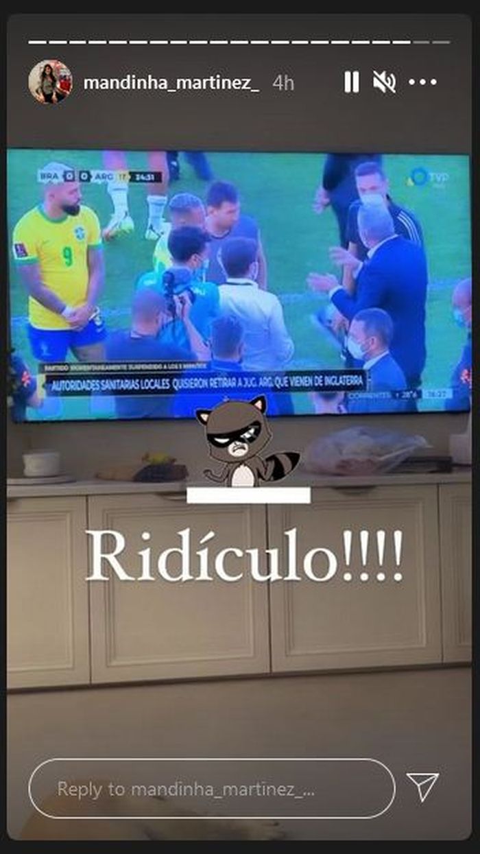 Unggahan istri Emiliano Martinez, Mandinha Martinez, di Instagram yang mengomentari insiden dalam pertandingan Brasil versus Argentina di Kualifikasi Piala Dunia 2022.