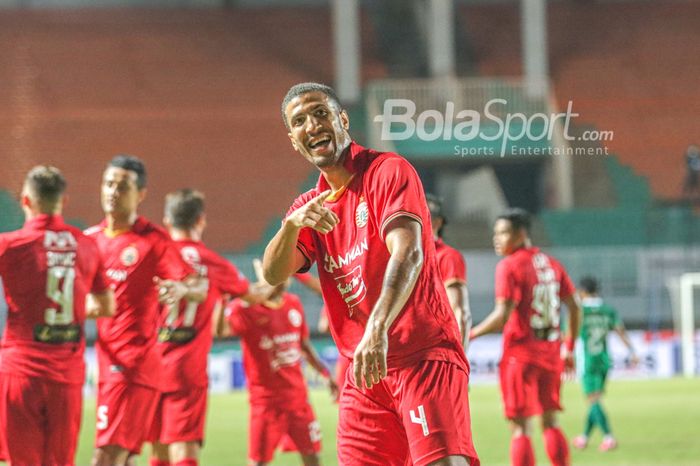 Bek Persija Jakarta, Yann Motta, sedang melakukan selebrasi seusai mencetak gol dalam laga pekan pertama Liga 1 2021 di Stadion Pakansari, Bogor, Jawa Barat, 5 September 2021.