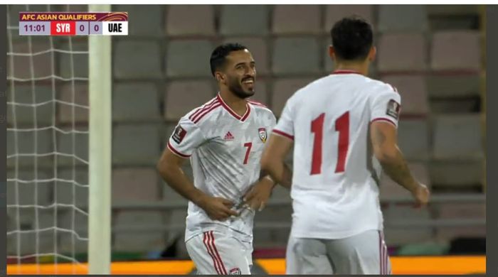 Penyerang timnas Uni Emirat Arab, Ali Mabkhout (7), merayakan gol ke gawang Suriah dalam kualifikasi Piala Dunia 2022.